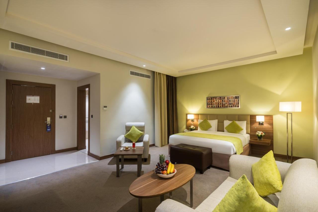 Mena Hotel Tabuk Buitenkant foto