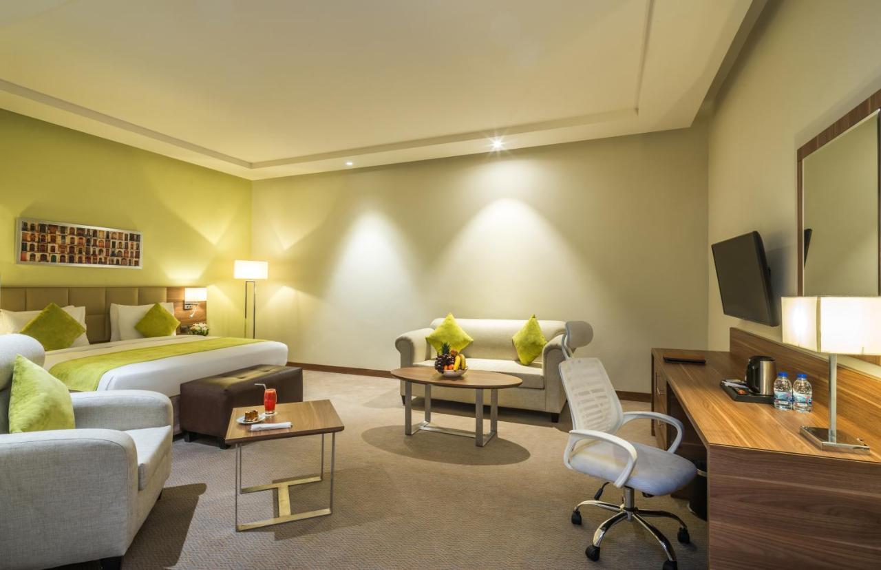 Mena Hotel Tabuk Buitenkant foto