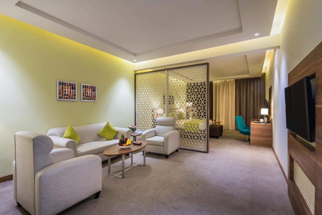 Mena Hotel Tabuk Buitenkant foto